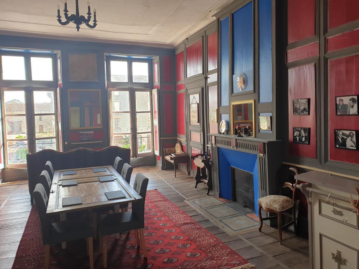 Le Chateau Chateauponsac Екстер'єр фото